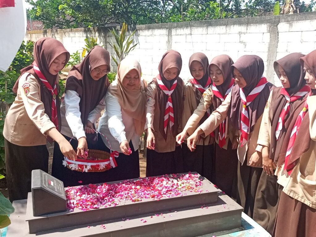 Siswa Sekolah di Desa Bageng Ikuti Upacara Peringatan HUT RI ke-80 dengan Khidmat